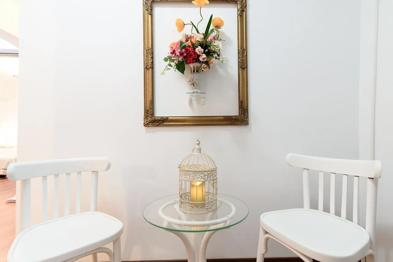 Bucharest Pedestrian Old Town 3 Bedrooms By Orchid Garden