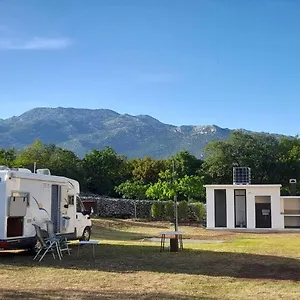 Dolovi Camping Obrovac