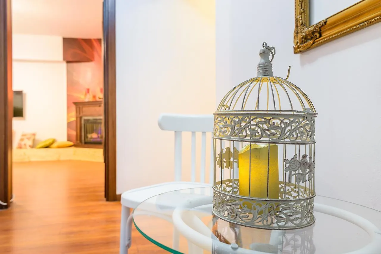 Bucharest Pedestrian Old Town 3 Bedrooms By Orchid Garden